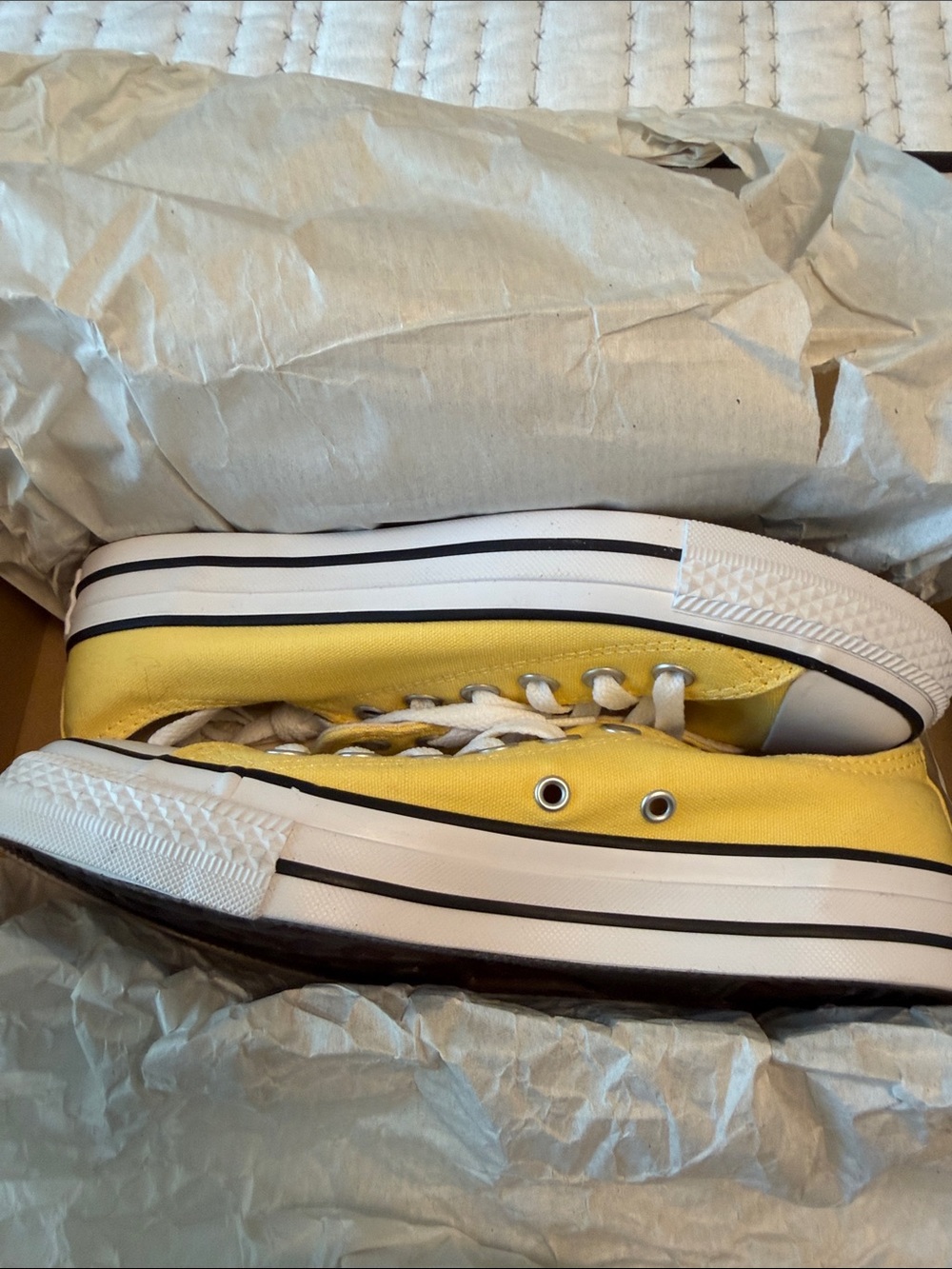 Converse Womens Yellow Low-Top Canvas Sneakers new in box
